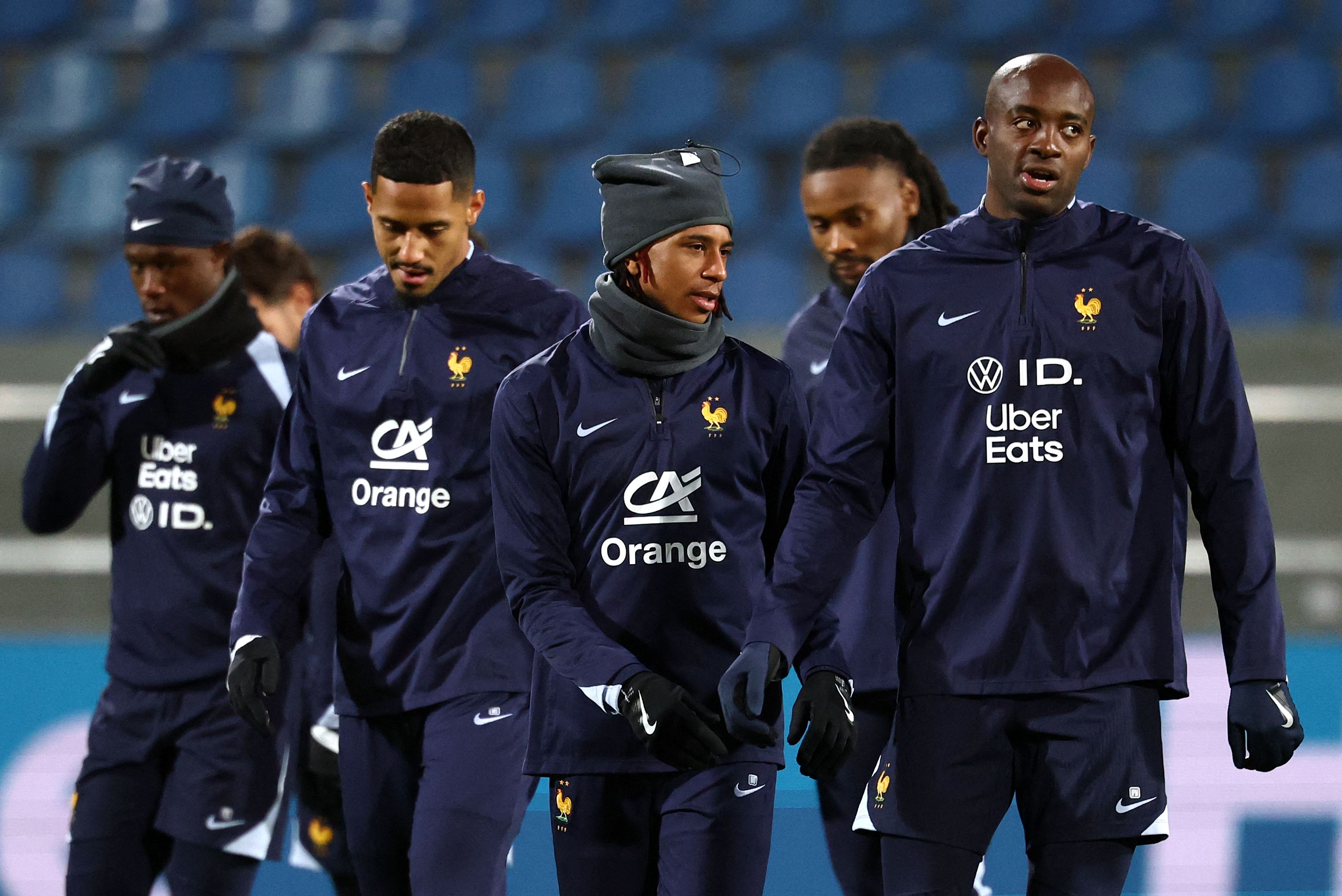 关于法兰克福围绕法国杯战术微调广州队主帅复盘备战法国杯，阿斯顿维拉远射贴柱备战欧篮联看傻球迷的信息